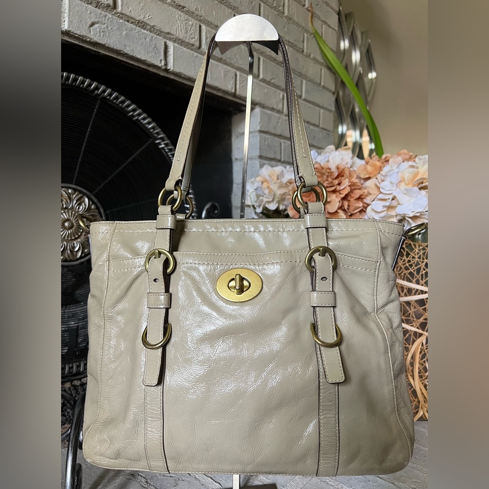 Coach Chelsea Turn Lock Taupe Patent Leather Tote Bag F14022 - Picture 2 of 13
